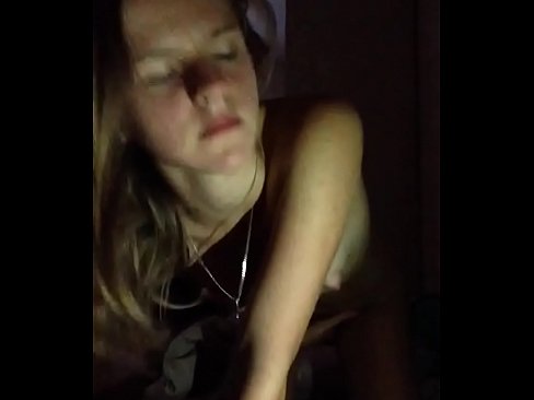 ❤️ Neska bat masturbatzen da eta cums ❤ Etxeko pornoa gugan ❌️❤
